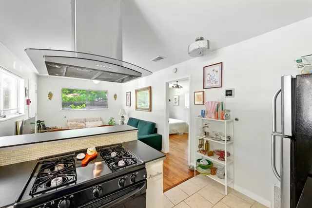 $600,000 | 606 West N Loop Boulevard, Austin, TX 78751