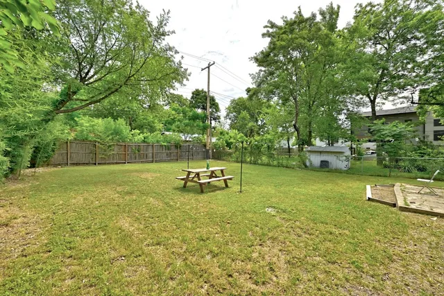 $600,000 | 606 West N Loop Boulevard, Austin, TX 78751