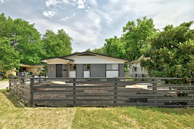 $600,000 | 606 West N Loop Boulevard, Austin, TX 78751