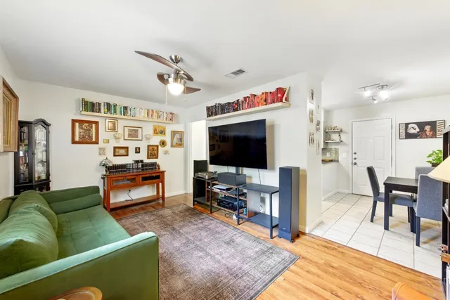 $600,000 | 606 West N Loop Boulevard, Austin, TX 78751