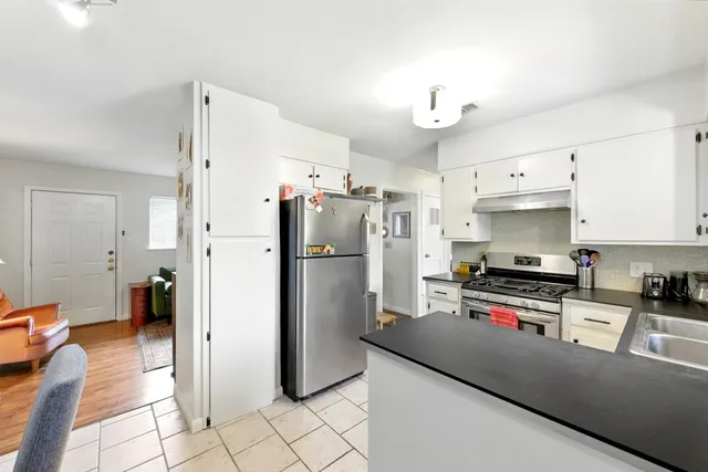 $600,000 | 606 West N Loop Boulevard, Austin, TX 78751