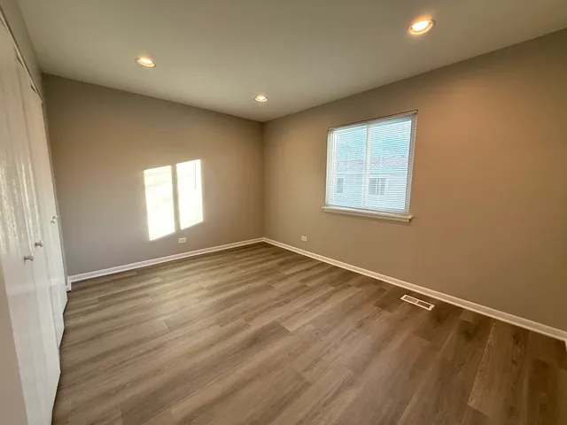 $2,400 | 1963 North Heritage Drive, Palatine, IL 60074