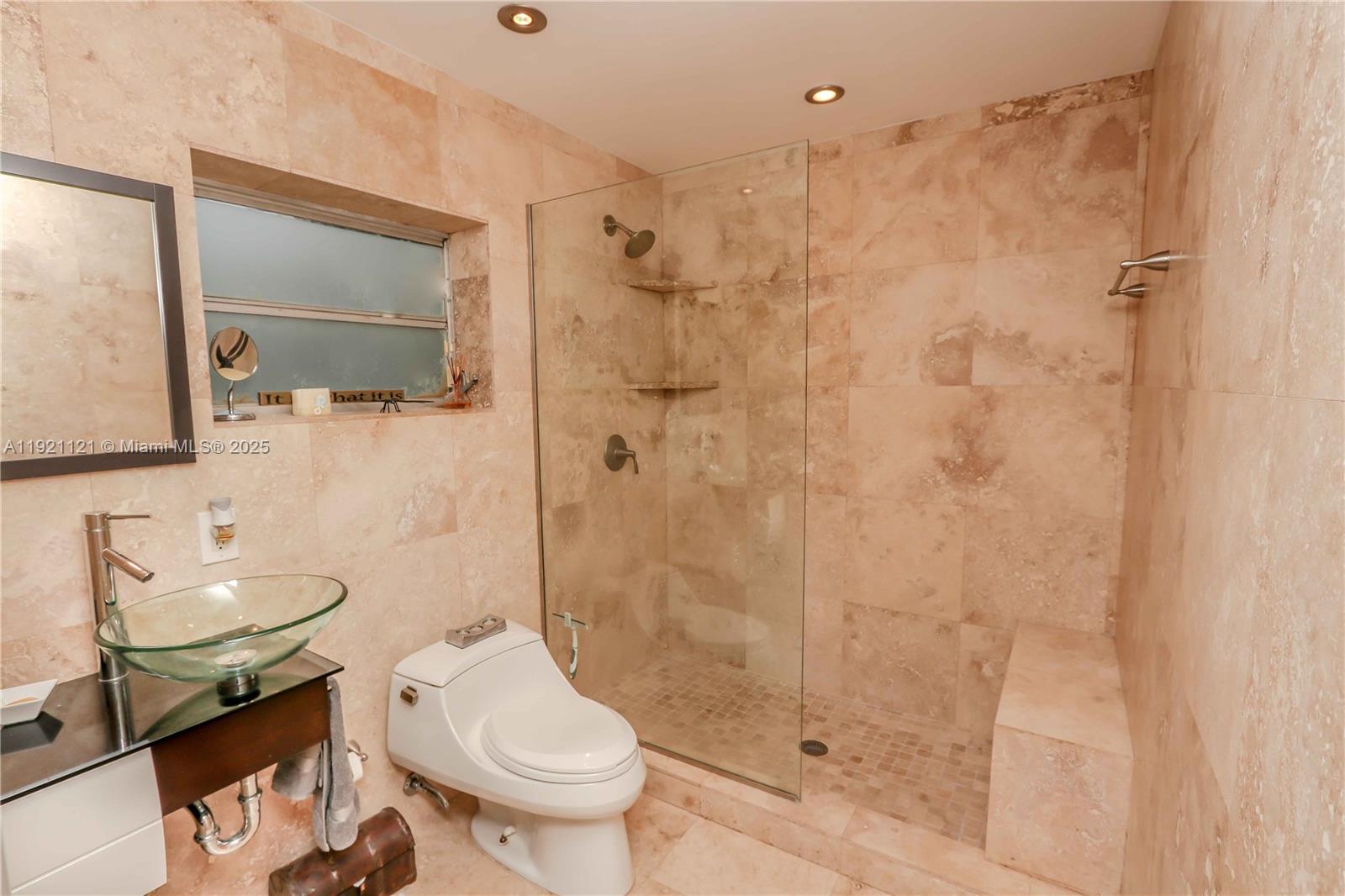 1700 Southwest 14th Avenue Miami, FL 33145 - Photo 36 of 37 In Suite Master