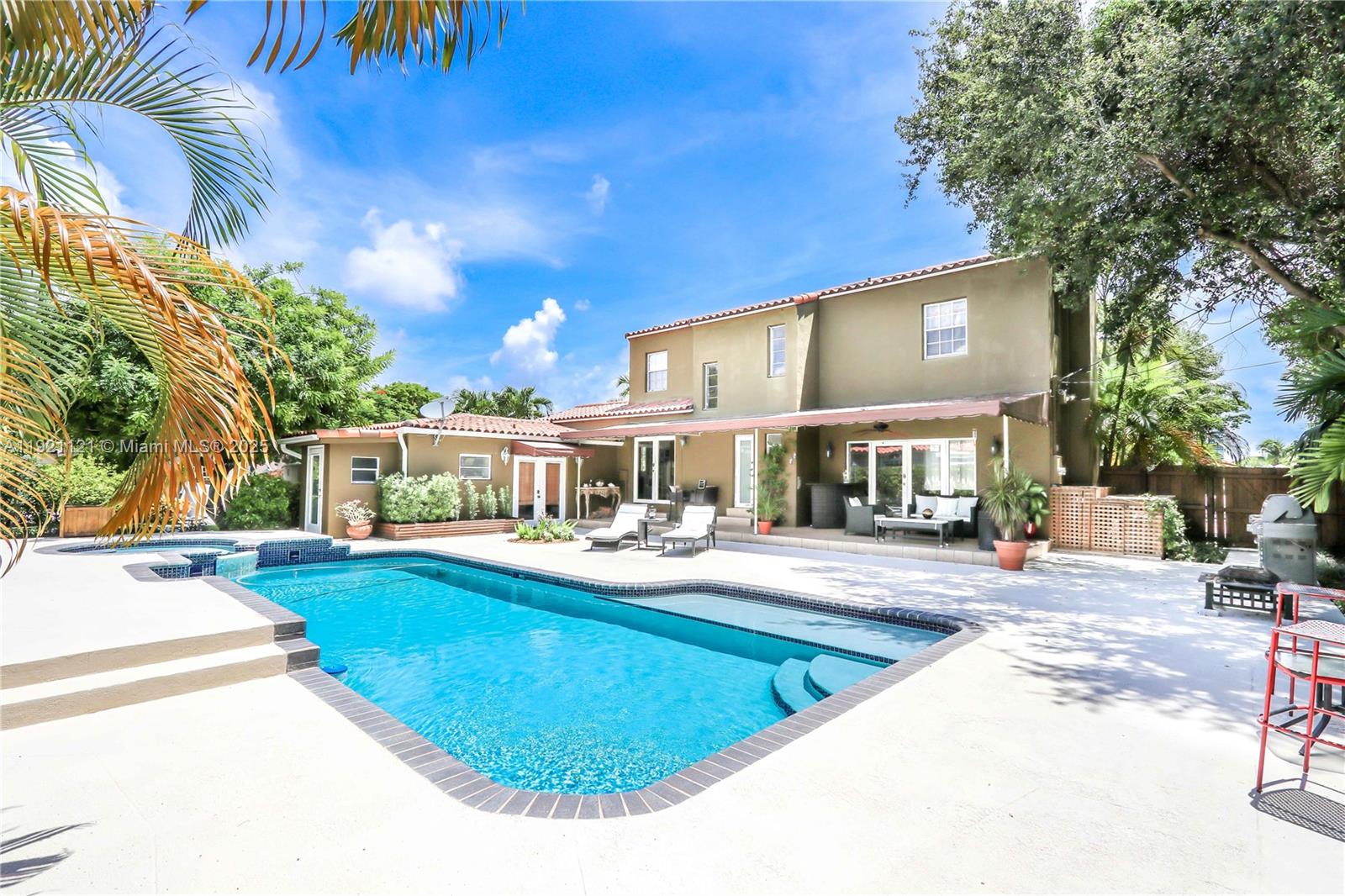 1700 Southwest 14th Avenue Miami, FL 33145 - Photo 6 of 37 Pool and Spa