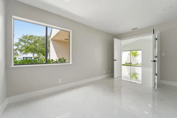 $649,900 | 875 Northwest 22nd Avenue, Delray Beach, FL 33445