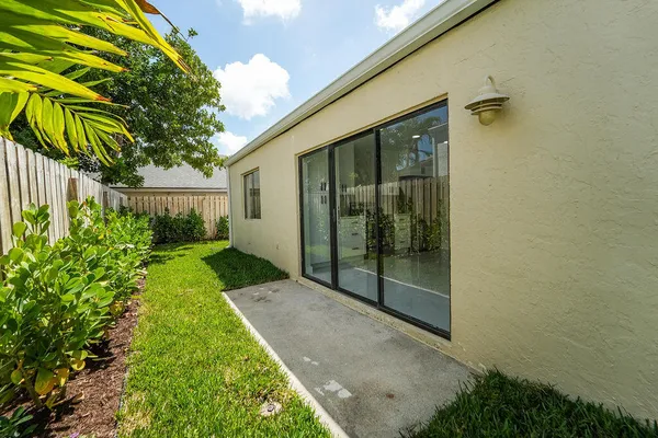 $649,900 | 875 Northwest 22nd Avenue, Delray Beach, FL 33445