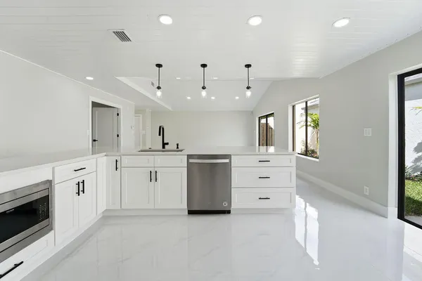 $649,900 | 875 Northwest 22nd Avenue, Delray Beach, FL 33445