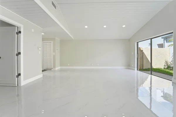 $649,900 | 875 Northwest 22nd Avenue, Delray Beach, FL 33445