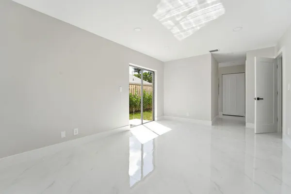 $649,900 | 875 Northwest 22nd Avenue, Delray Beach, FL 33445