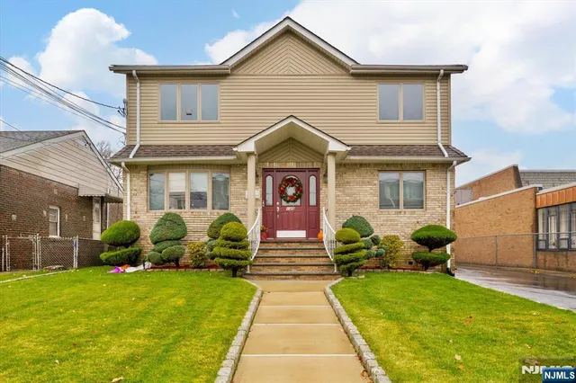 $2,200 | 148 Copeland Avenue, Lyndhurst, NJ 07071