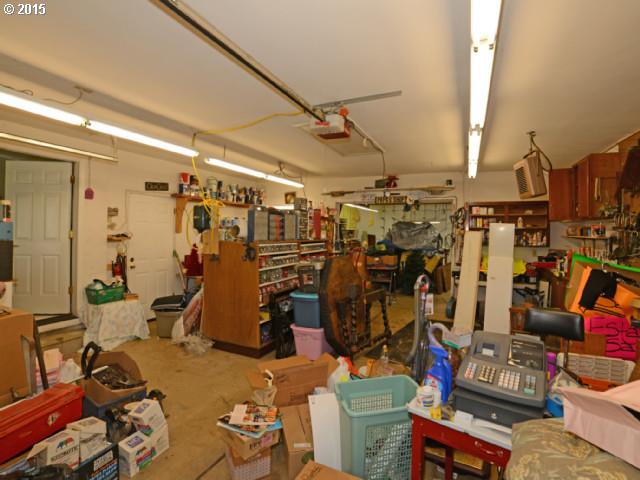 3504 E Street Springfield, OR 97478 - Photo 13 of 16 a view of a room with gym equipment