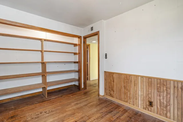 $189,900 | 1330 Mayflower Avenue, Sheboygan, WI 53083