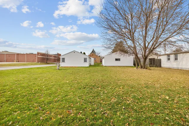 $189,900 | 1330 Mayflower Avenue, Sheboygan, WI 53083