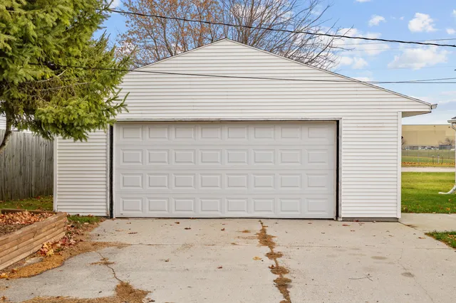 $189,900 | 1330 Mayflower Avenue, Sheboygan, WI 53083