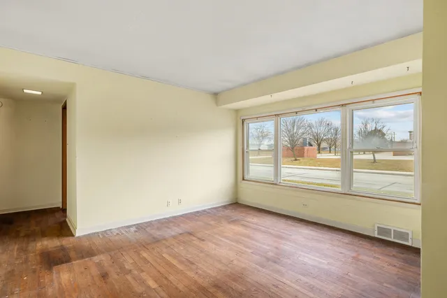 $189,900 | 1330 Mayflower Avenue, Sheboygan, WI 53083