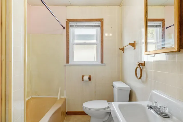 $189,900 | 1330 Mayflower Avenue, Sheboygan, WI 53083