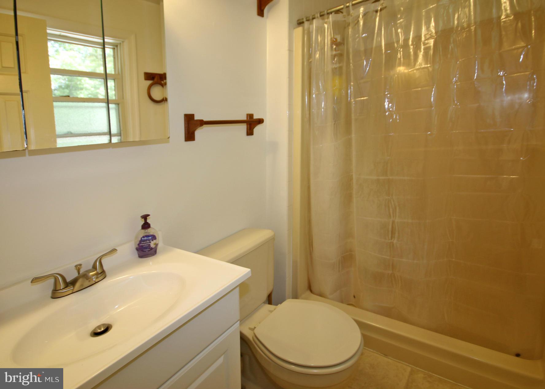 4678 Wilkerson Road Brandywine, MD 20613 - Photo 12 of 26 Bath Full 2