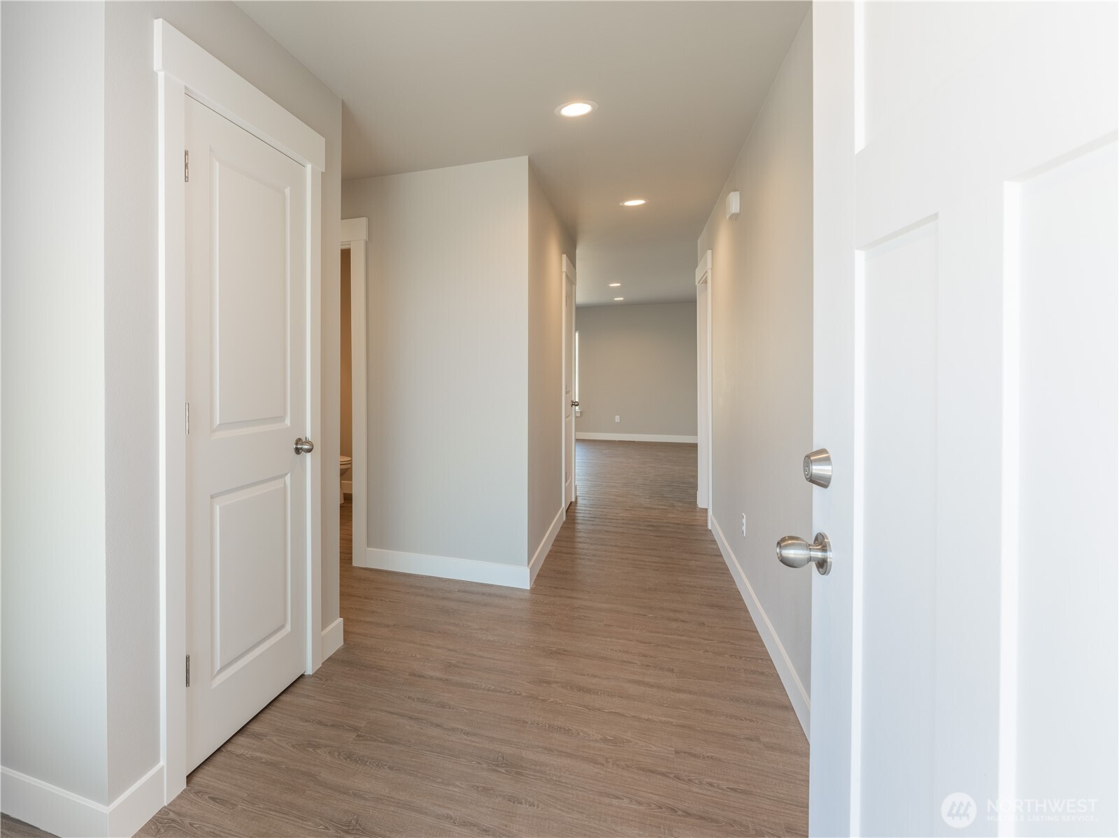 138 Salmon Drive Wenatchee, WA 98801 - Photo 4 of 26