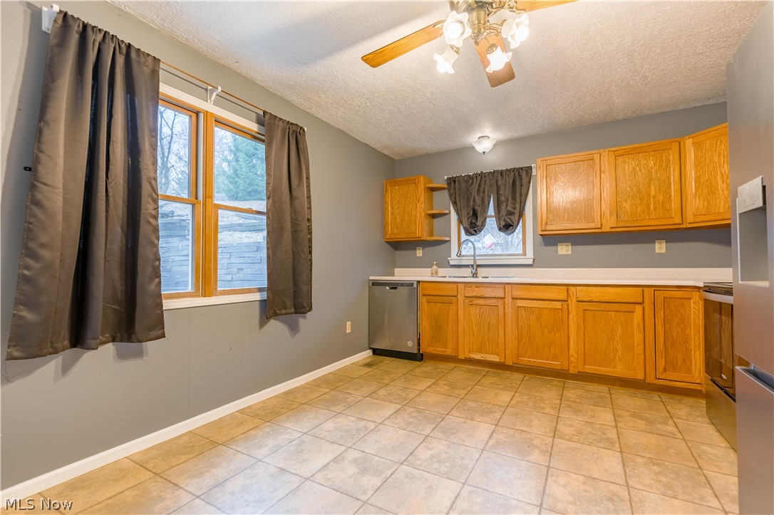 701 West Line Street Minerva, OH 44657 - Photo 13 of 37