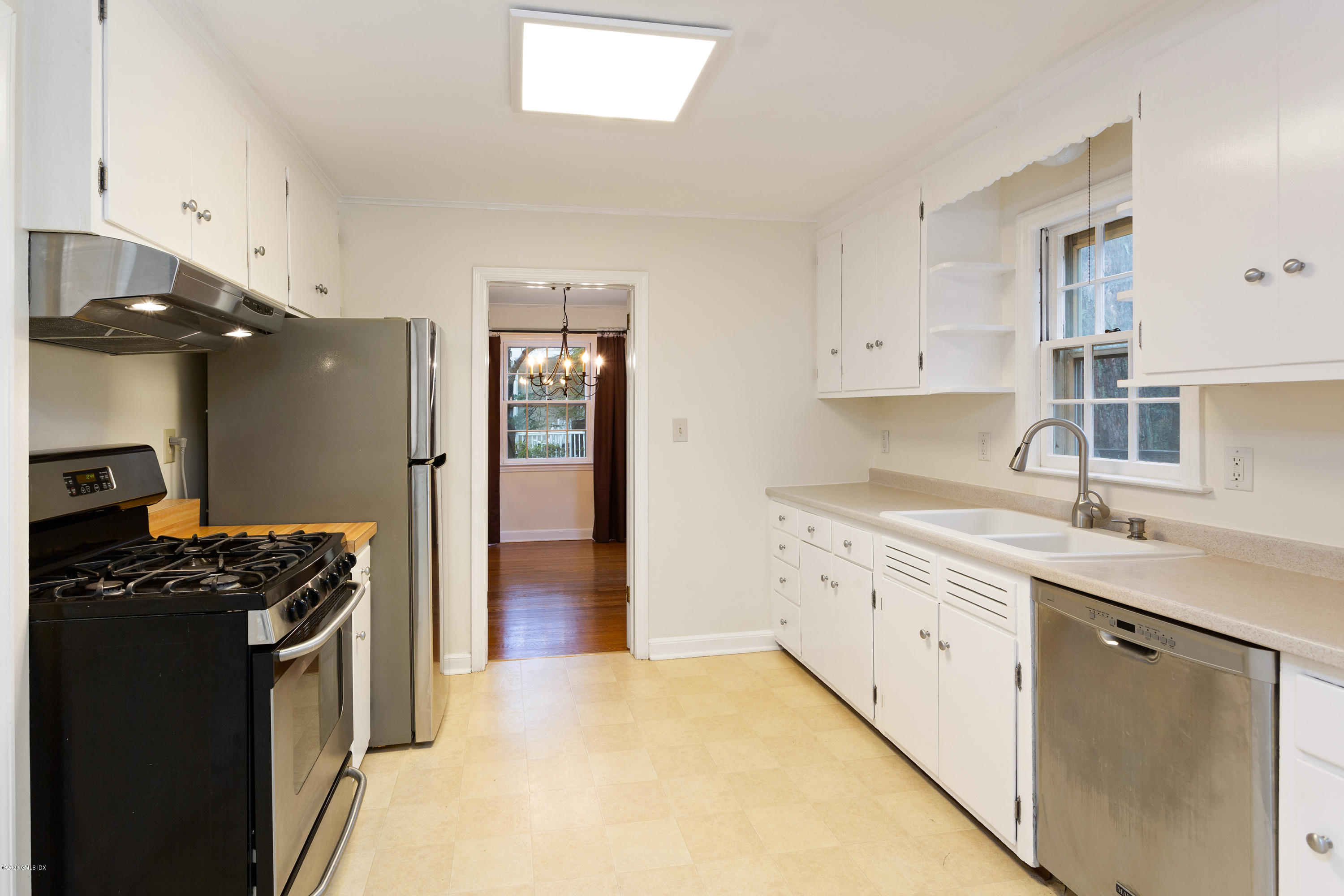 79 Summit Road Riverside, CT 06878 - Photo 8 of 30 Kitchen 1