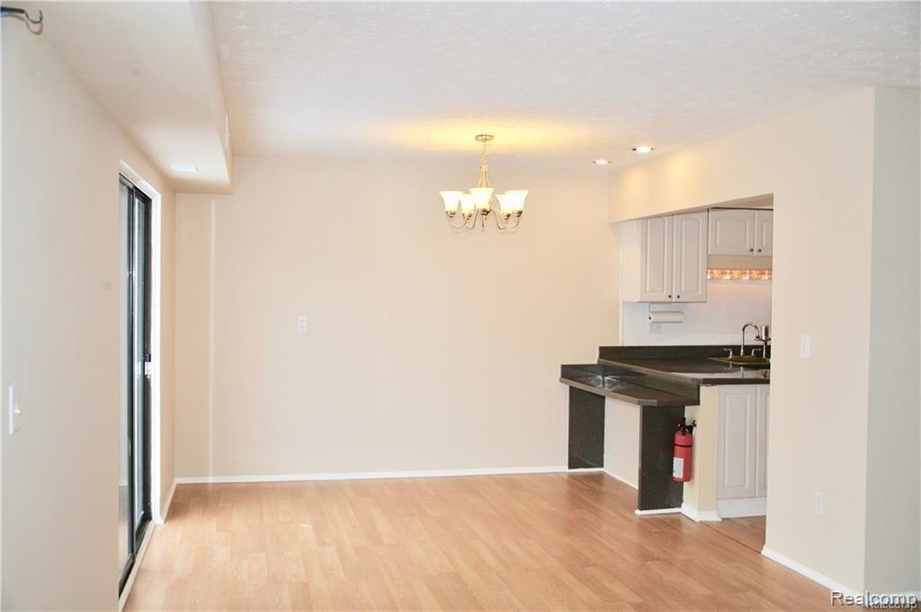 1663 Riverside Drive Rochester, MI 48309 - Photo 4 of 13