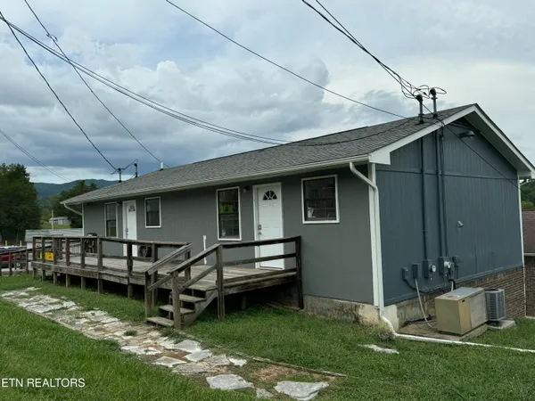 $1,100 | 183 Westmoreland Street, Unit 3, Harrogate, TN 37752