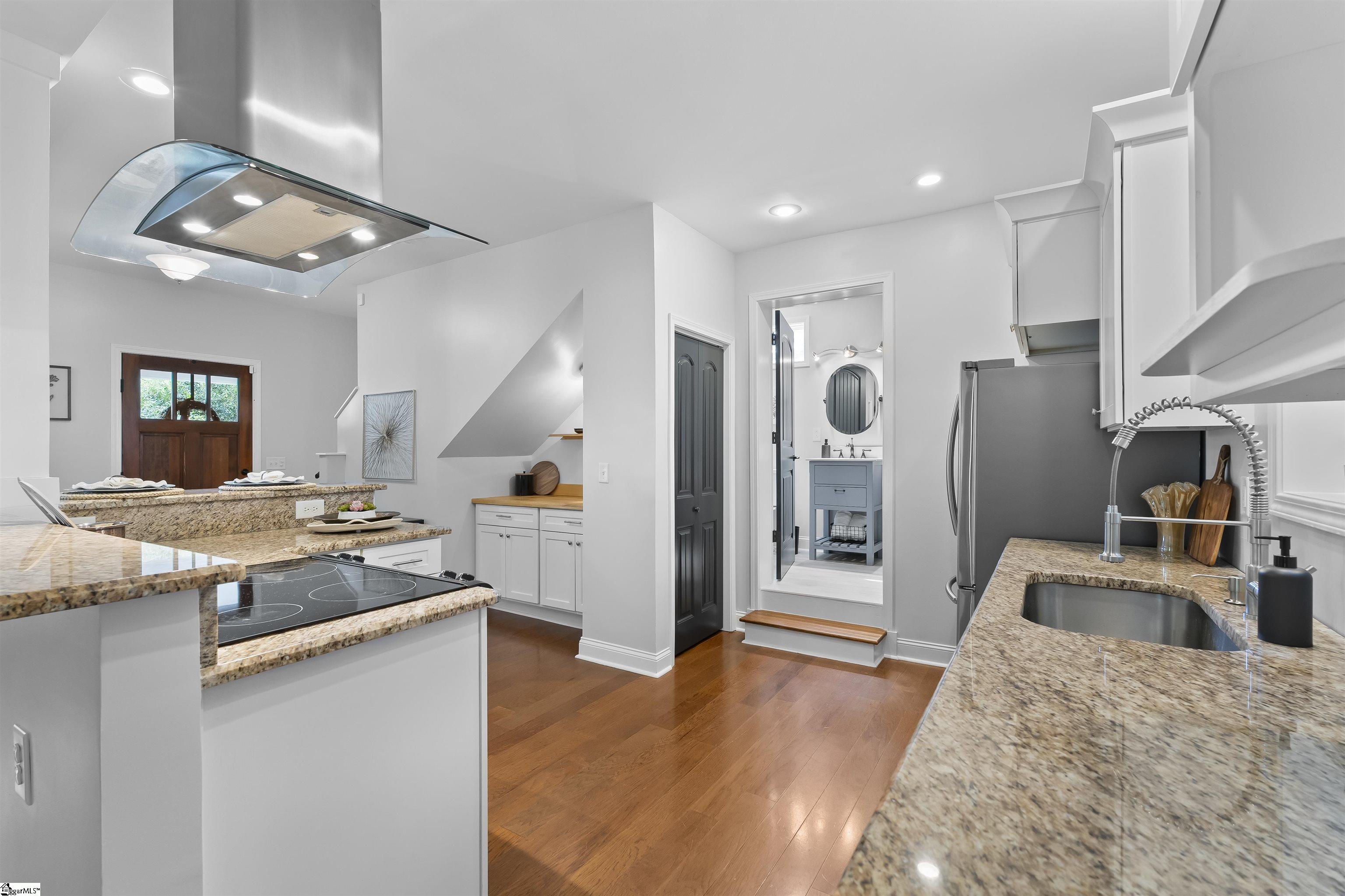 32 Blair Street Greenville, SC 29607 - Photo 8 of 36