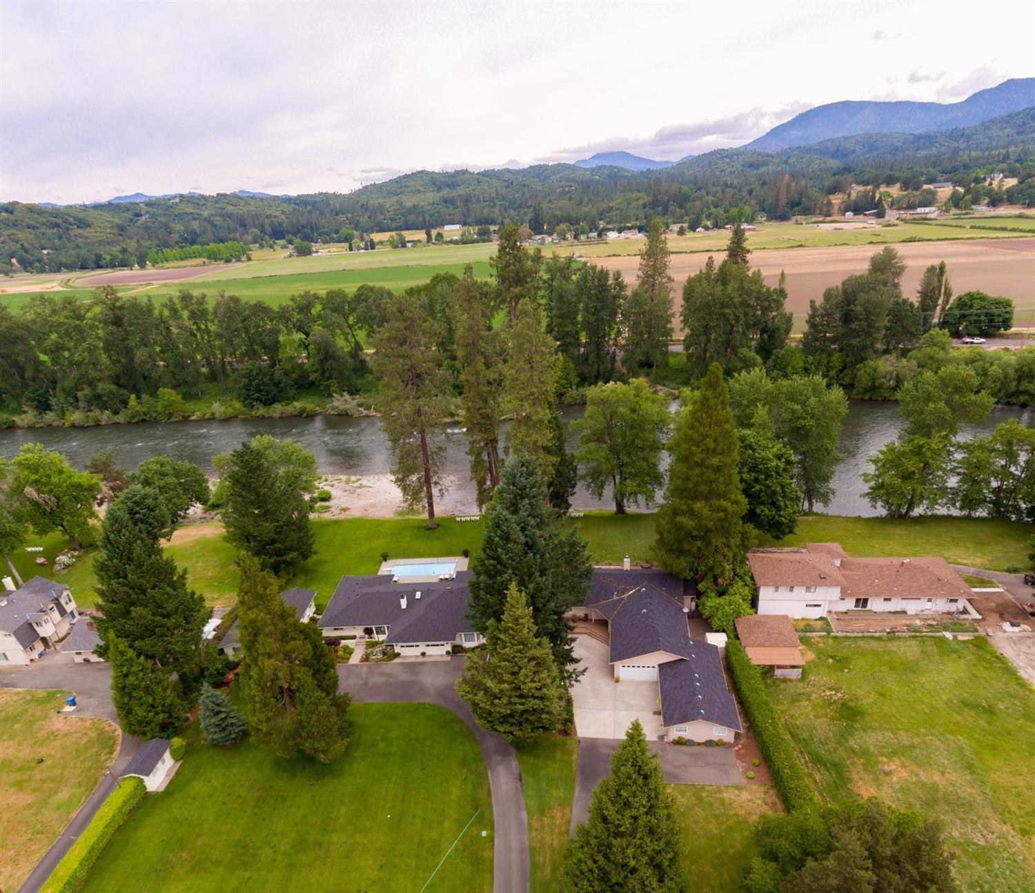 2818 South River Road Grants Pass, OR 97527 - Photo 29 of 35 another view....