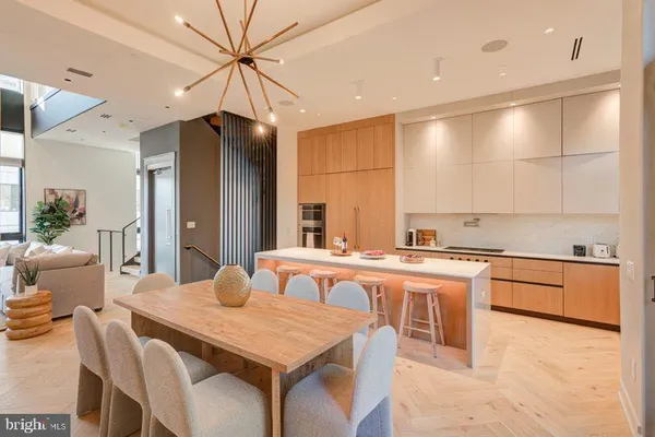 $23,500 | 111 South 24th Street, Philadelphia, PA 19103