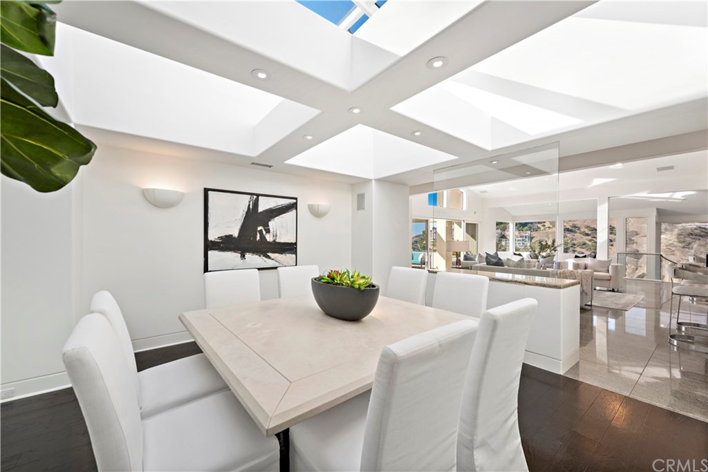 530 Emerald Bay Laguna Beach, CA 92651 - Photo 14 of 44