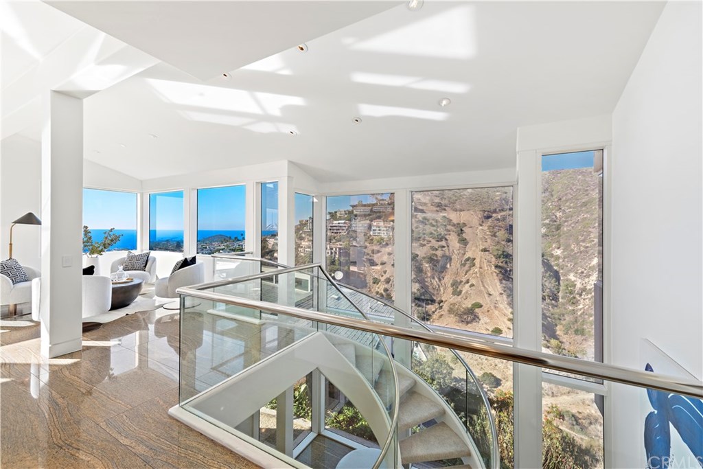 530 Emerald Bay Laguna Beach, CA 92651 - Photo 17 of 44