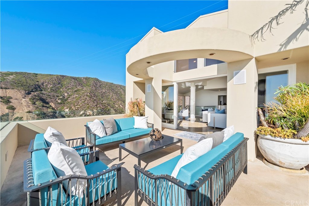 530 Emerald Bay Laguna Beach, CA 92651 - Photo 20 of 44