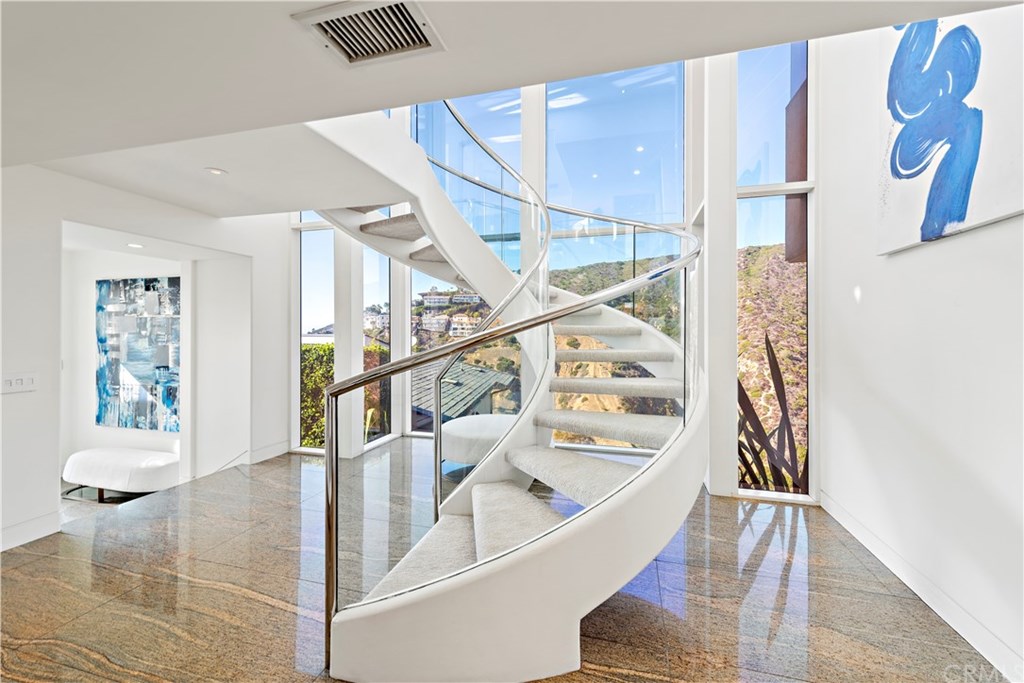 530 Emerald Bay Laguna Beach, CA 92651 - Photo 3 of 44