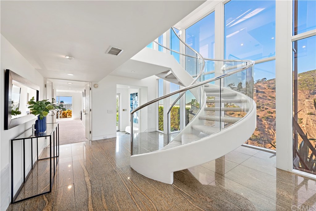 530 Emerald Bay Laguna Beach, CA 92651 - Photo 4 of 44