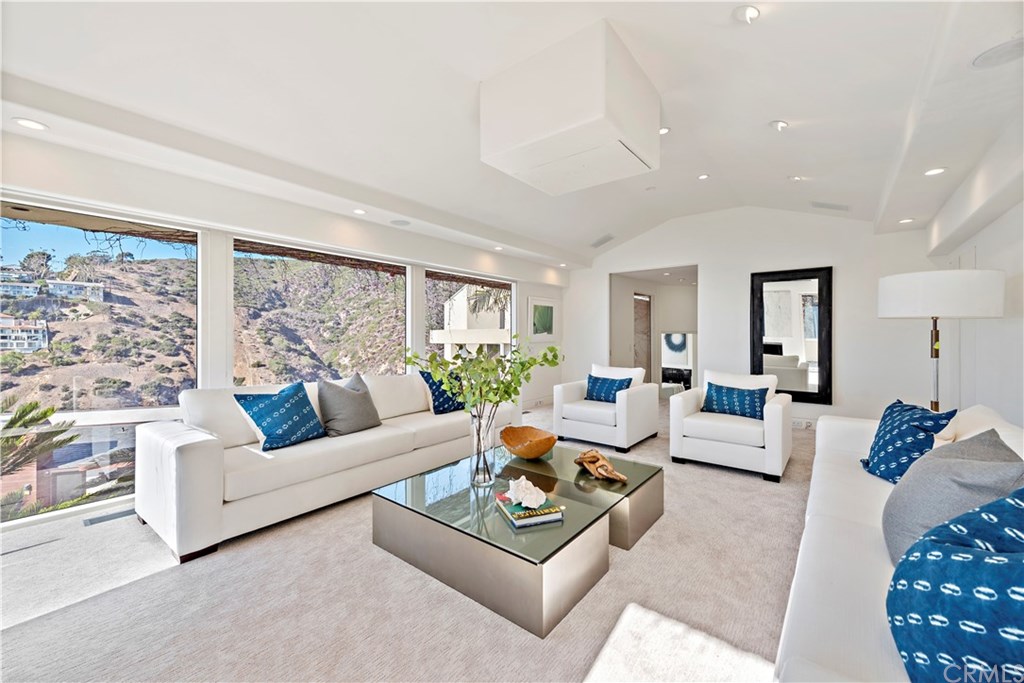 530 Emerald Bay Laguna Beach, CA 92651 - Photo 31 of 44