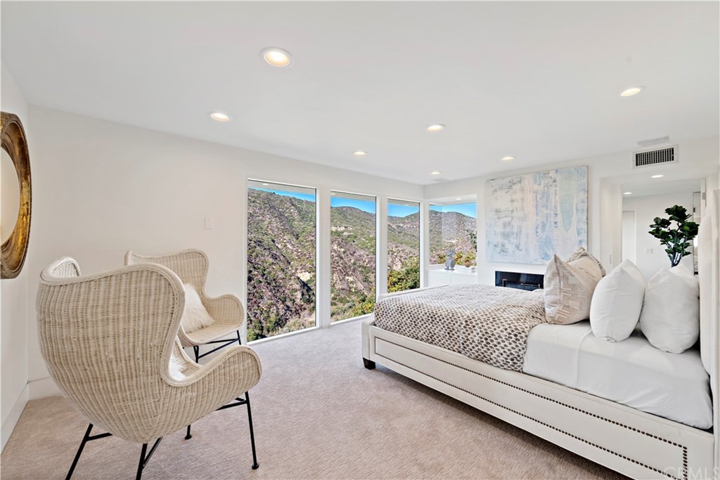 530 Emerald Bay Laguna Beach, CA 92651 - Photo 33 of 44