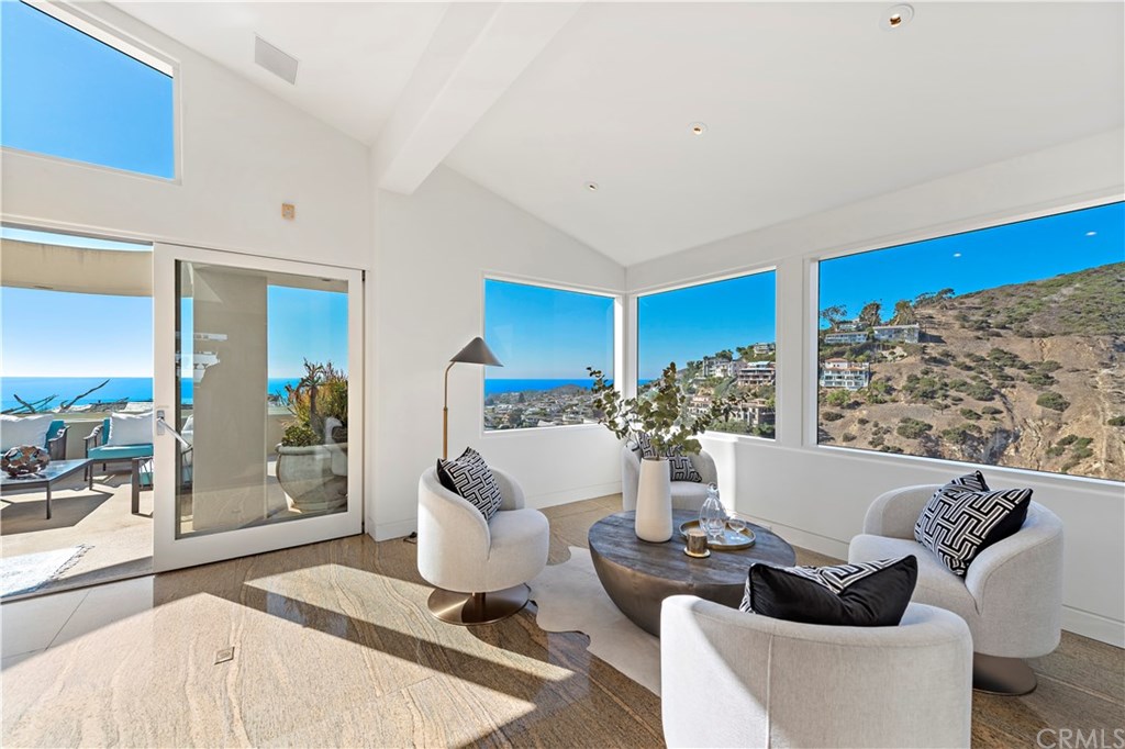 530 Emerald Bay Laguna Beach, CA 92651 - Photo 9 of 44