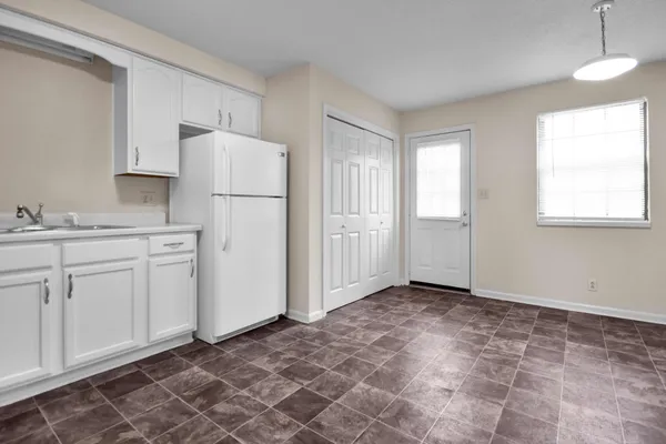 $900 | 1533 East Knollwood Circle, Unit 4, Clarksville, TN 37043