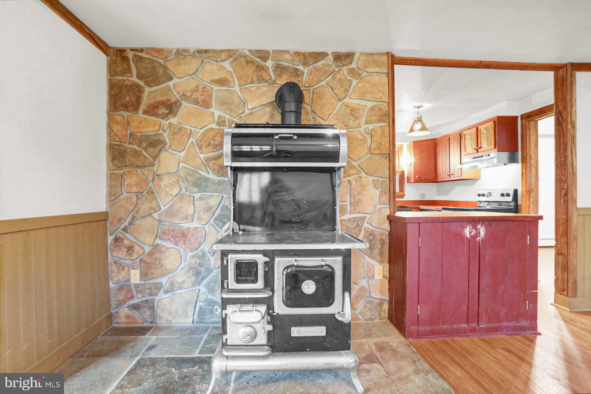 45 Beavens Road Reading, PA 19608 - Photo 5 of 36 Wood Stove