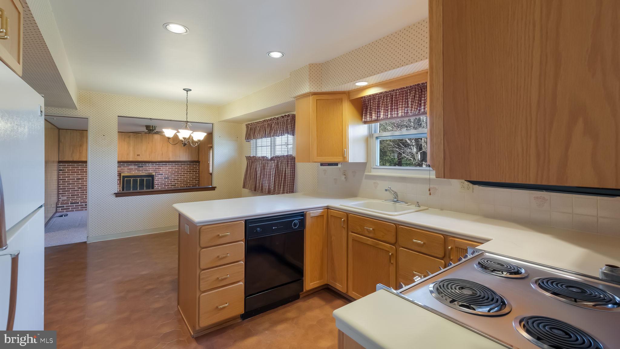 1750 Bunkerhill Road Southampton, PA 18966 - Photo 9 of 28 Kitchen