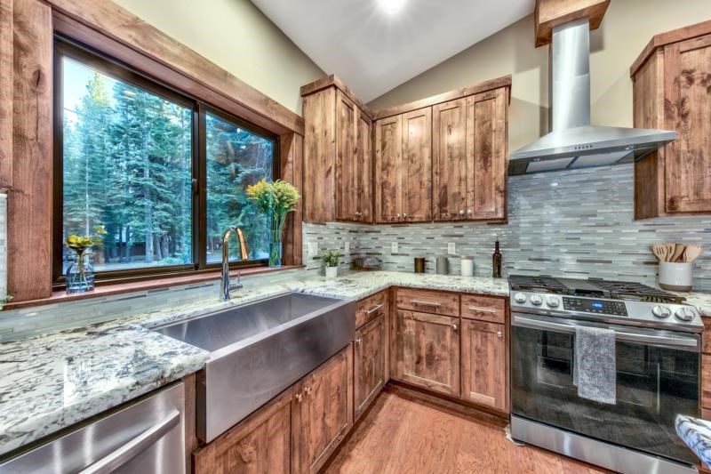 14356 Tyrol Road Truckee, CA 96161 - Photo 11 of 21 Gallery Image 11