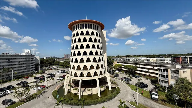 $217,999 | 1770 Northeast 191st Street, Unit 7171, Miami, FL 33179