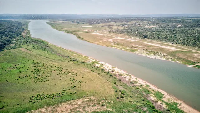 $2,400 | 505 Chantilly Lane, Spicewood, TX 78669