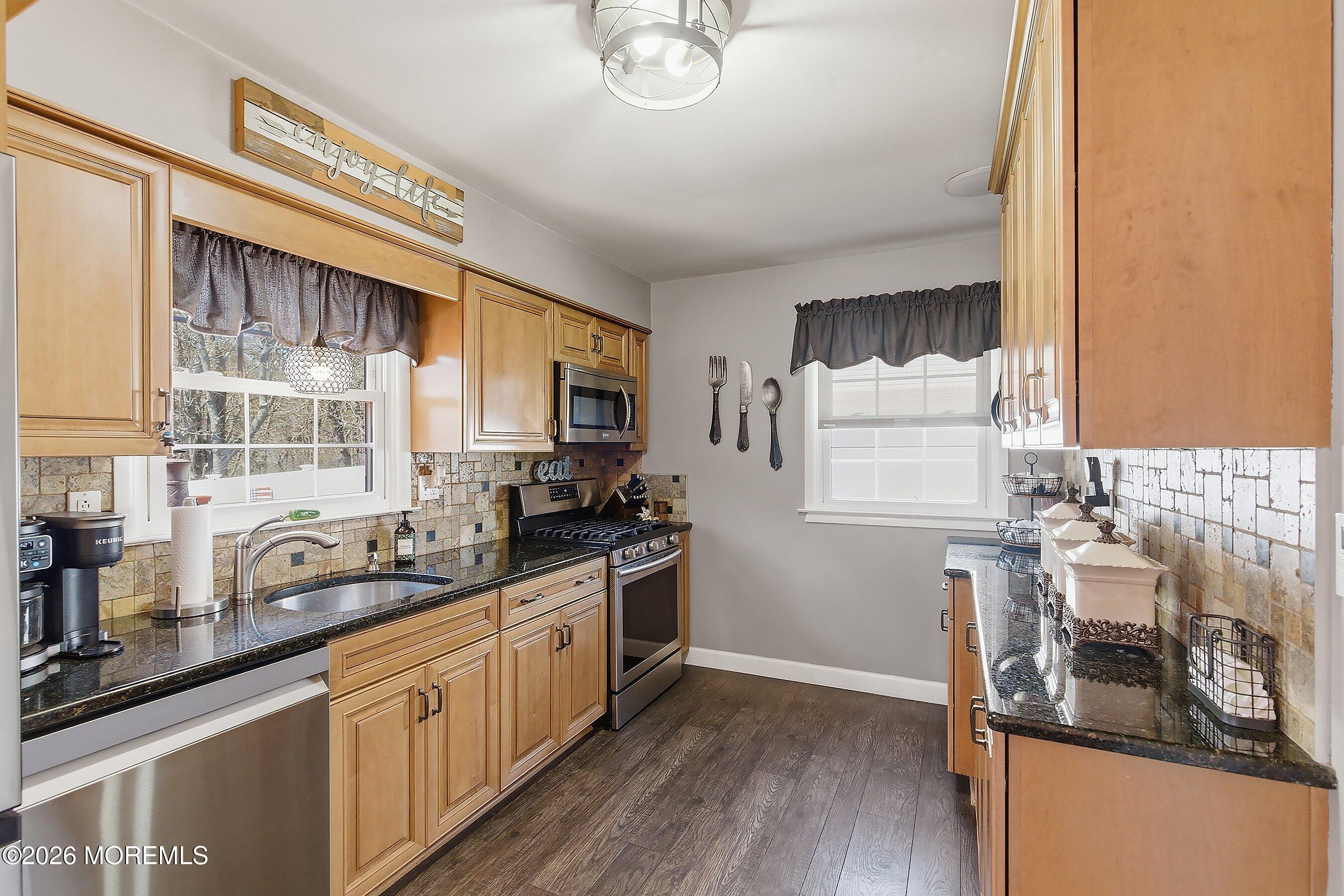 45 Pine Needle Street Howell, NJ 07731 - Photo 17 of 37 1000019817