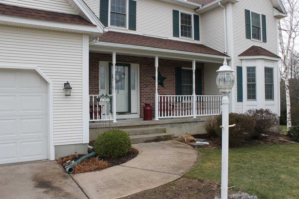 304 South Longyard Road Southwick, MA 01077 - Photo 2 of 30 Gallery Image 2