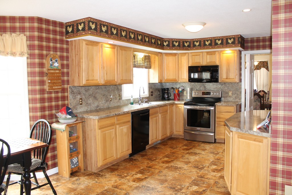 304 South Longyard Road Southwick, MA 01077 - Photo 8 of 30 Gallery Image 8