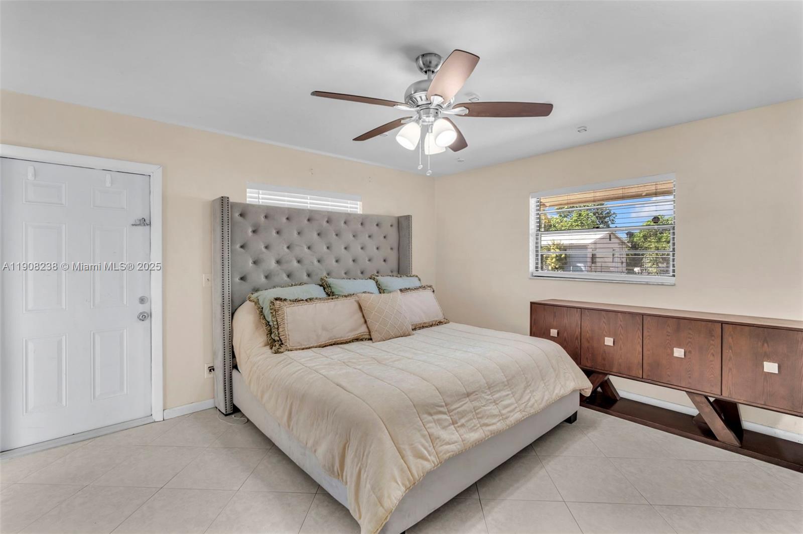 1821 Southwest 98th Terrace Miramar, FL 33025 - Photo 4 of 22