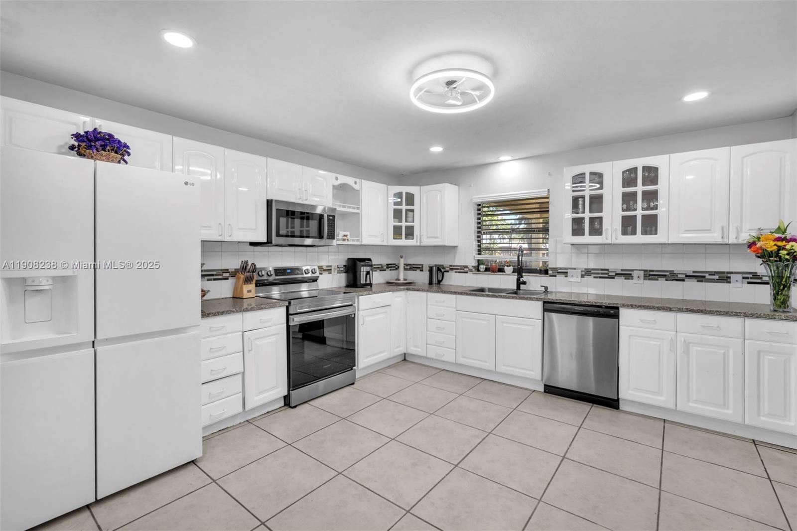 1821 Southwest 98th Terrace Miramar, FL 33025 - Photo 9 of 22