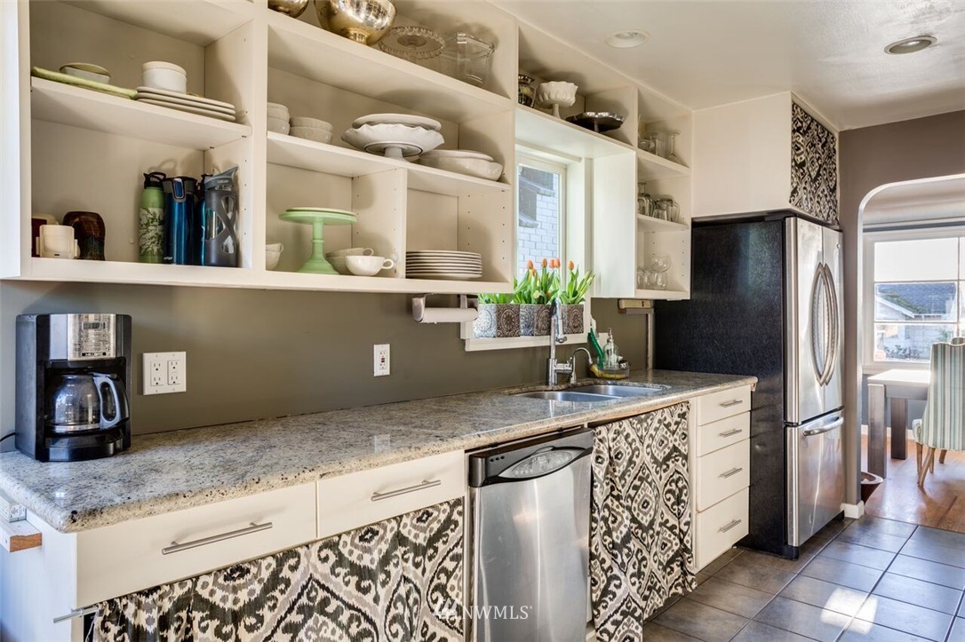 7512 California Avenue Southwest Seattle, WA 98136 - Photo 8 of 24 Gallery Image 8