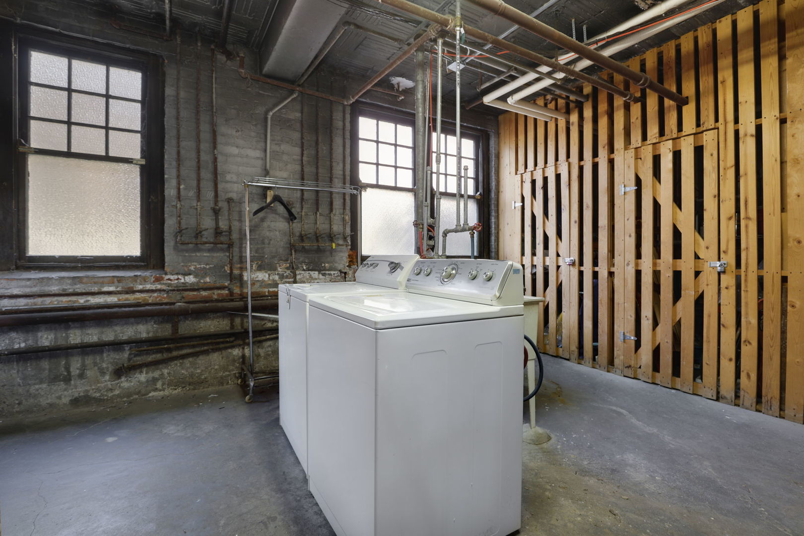 1360 East Madison Park, Unit B Chicago, IL 60615 - Photo 19 of 25 a utility room with dryer and washer